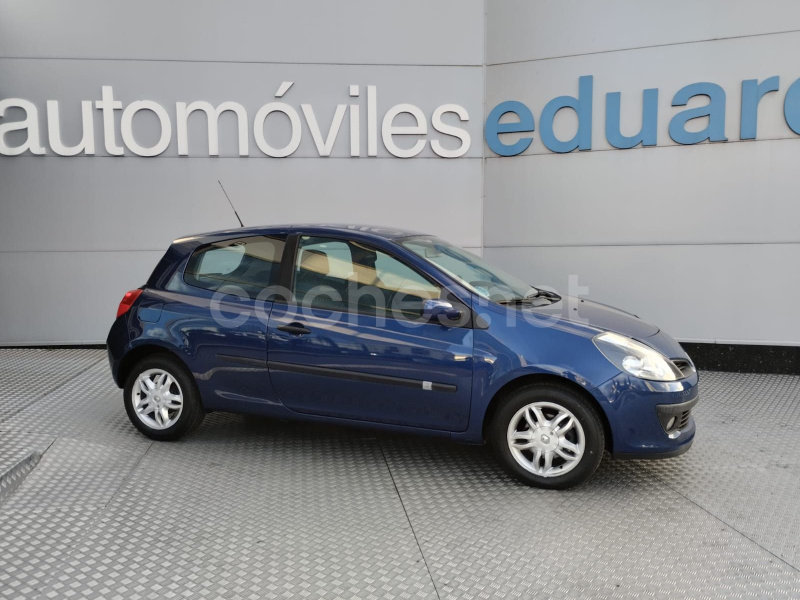 RENAULT Clio Confort Dynamique 1.4 16v