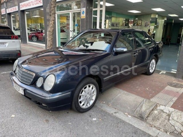 MERCEDES-BENZ Clase E E 320 CLASSIC 4MATIC