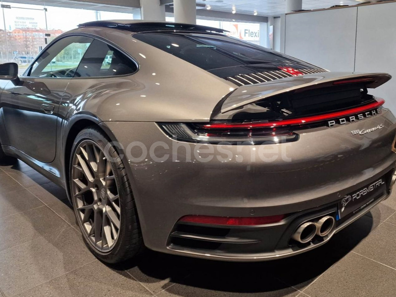 PORSCHE 911 Carrera 4S