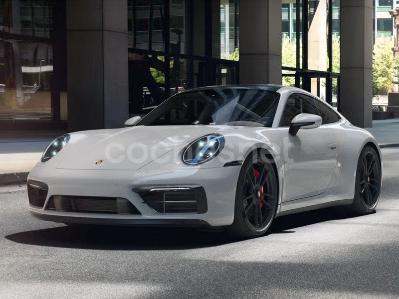 PORSCHE 911 Carrera 4 GTS Coupe