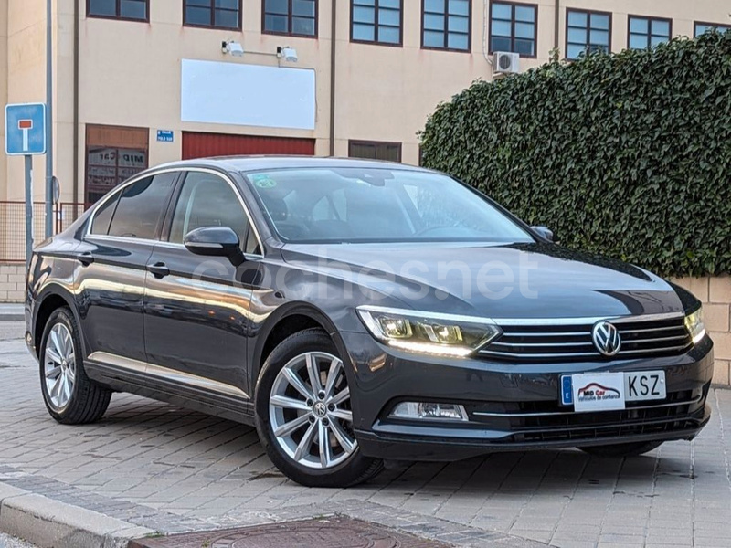 VOLKSWAGEN Passat Advance 2.0 TDI DSG