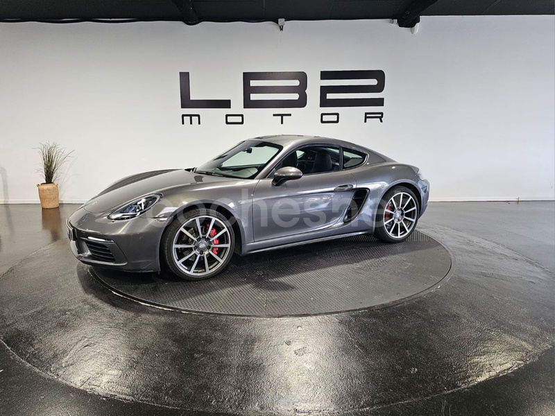 PORSCHE 718 Cayman