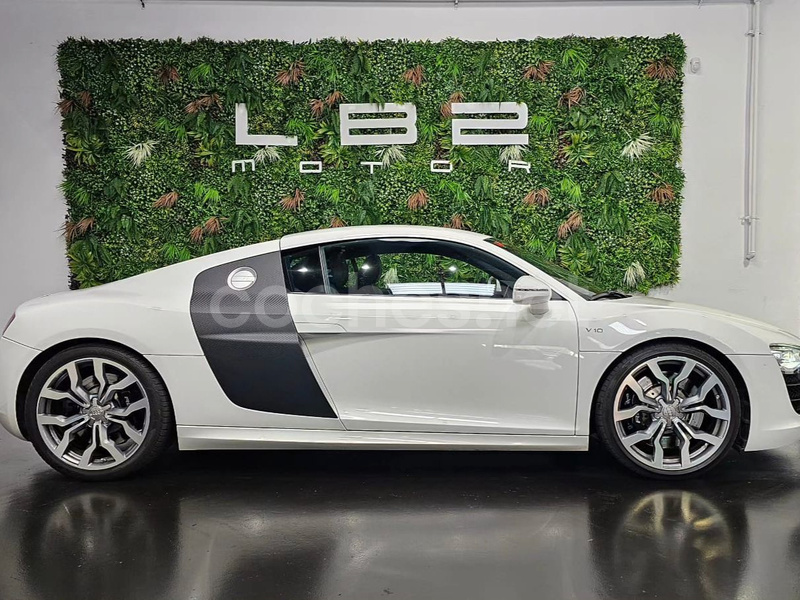 AUDI R8 5.2 FSI V10 quattro