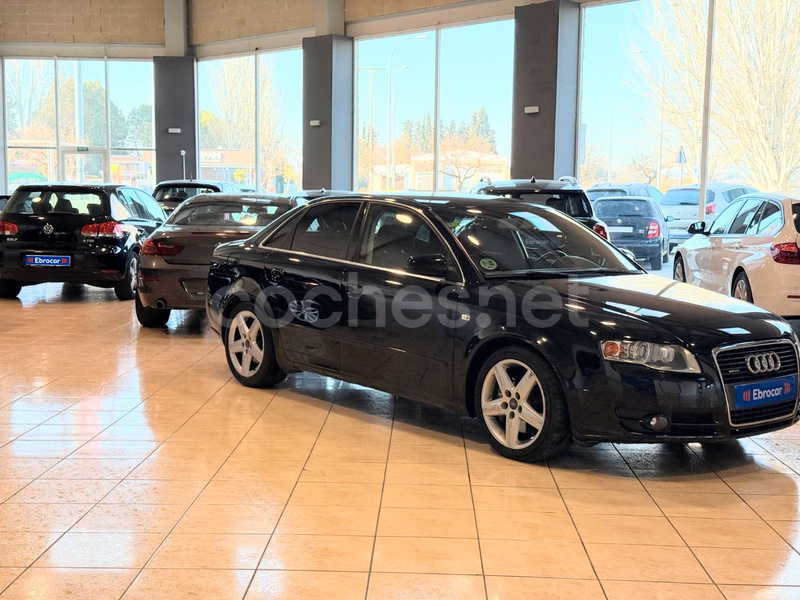 AUDI A4 2.0 T FSI quattro tiptronic