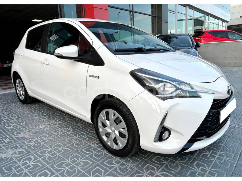 TOYOTA Yaris 1.5 100H Active