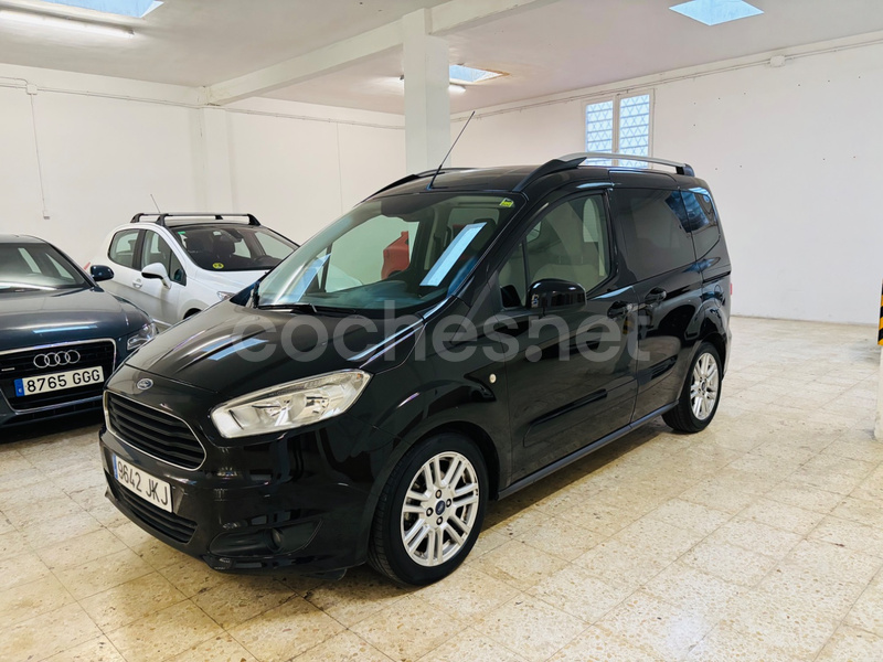 FORD Tourneo Courier 1.5 TDCi Titanium