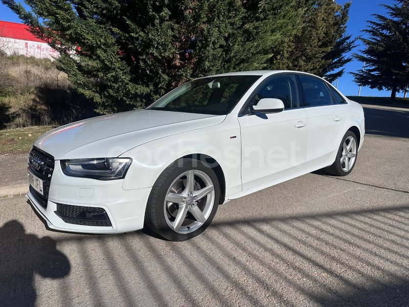 AUDI A4 2.0 TDI multitronic S line edition