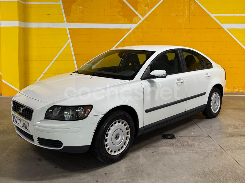 VOLVO S40 1.6 Momentum