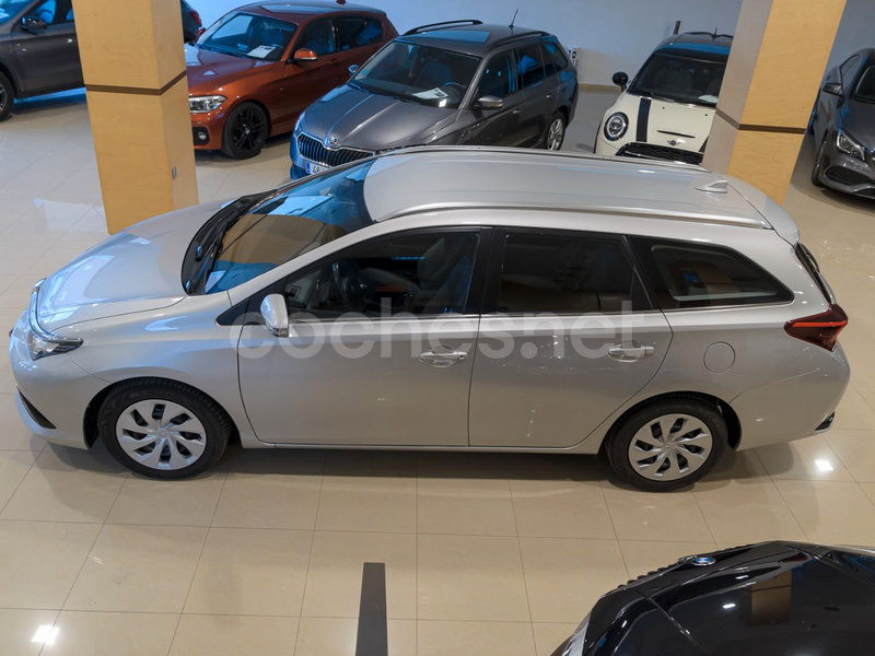 TOYOTA Auris 1.6 115D Active Touring Sports