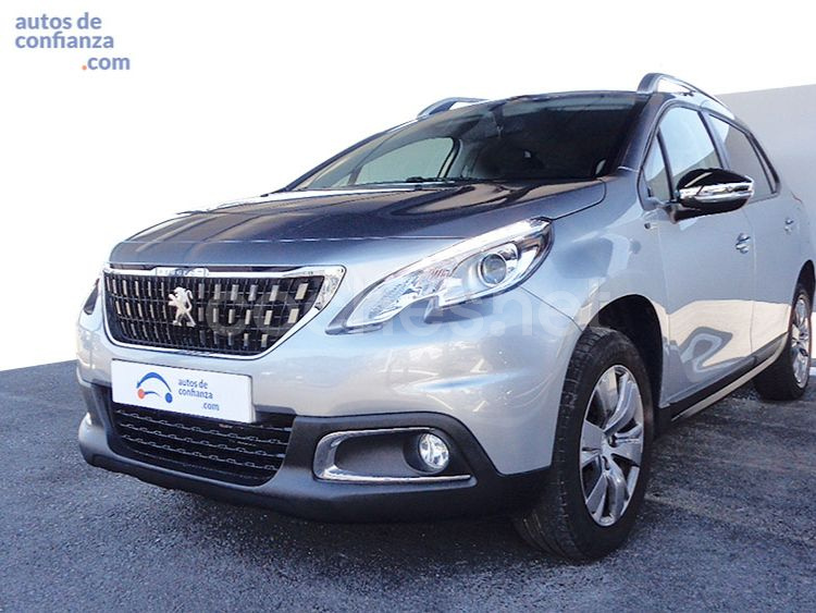 PEUGEOT 2008 Style 1.2L PureTech