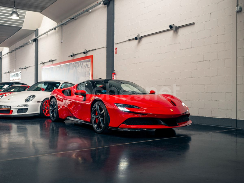 FERRARI SF90 STRADALE