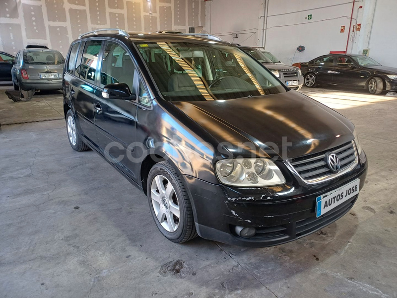 VOLKSWAGEN Touran 2.0 TDI ADVANCE