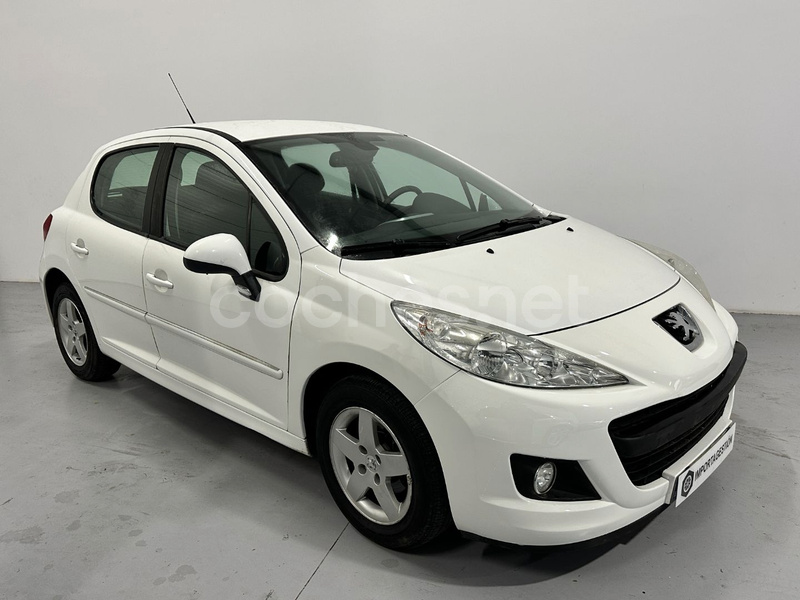 PEUGEOT 207 ACTIVE 1.4i 75