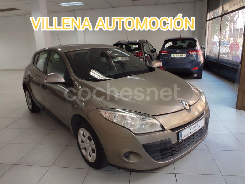 RENAULT Mégane Authentique 1.6 16v