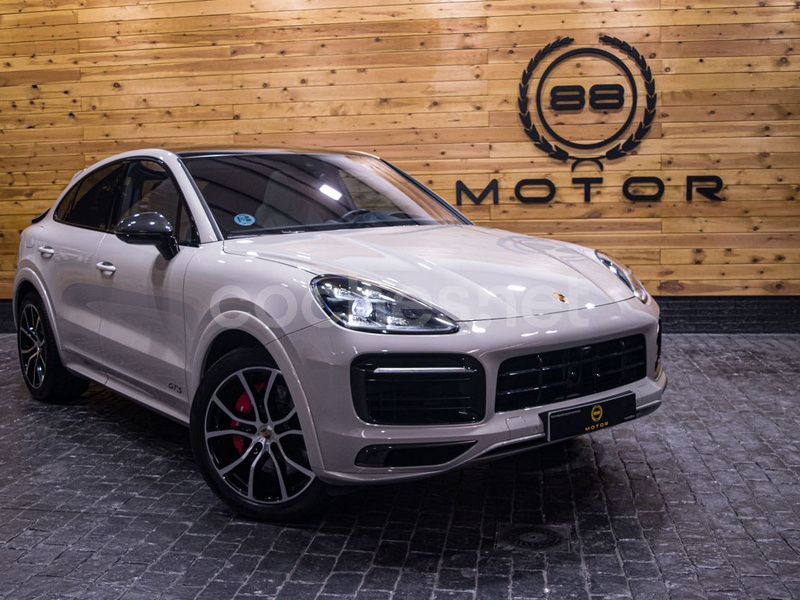 PORSCHE Cayenne GTS