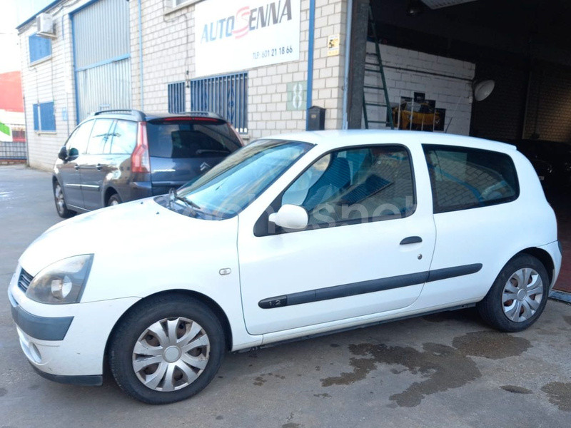 RENAULT Clio Confort Dynamique 1.2 16v