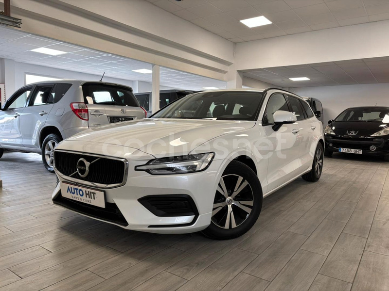 VOLVO V60 2.0 D3 Momentum Core