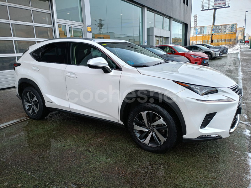 LEXUS NX 2.5 300h Luxury 4WD