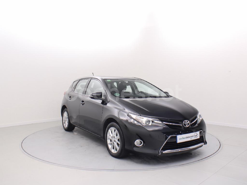 TOYOTA Auris 130 Live