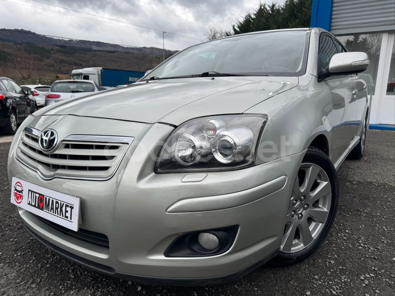 TOYOTA Avensis 2.0 D4D Executive