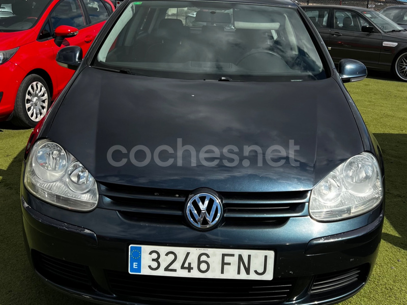 VOLKSWAGEN Golf 1.6 Highline