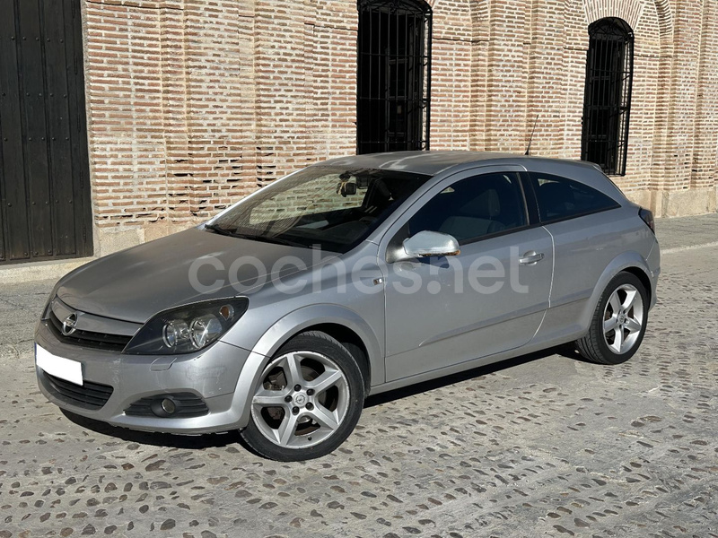 OPEL Astra GTC 1.6 16v Sport