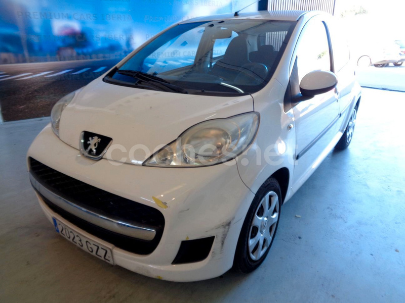 PEUGEOT 107 1.0i Urban