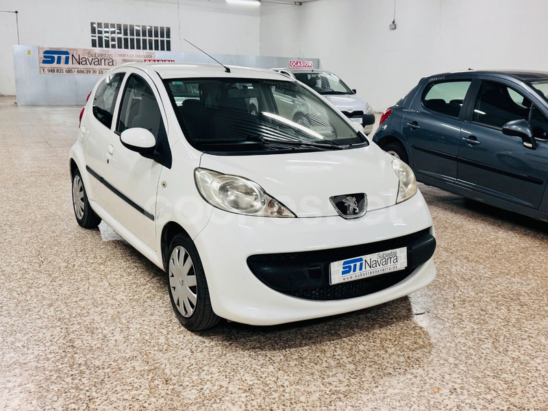 PEUGEOT 107 1.0i Urban