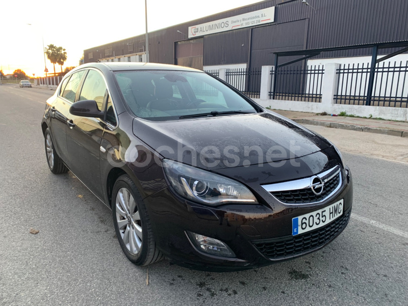 OPEL Astra 1.7 CDTi 110 CV Selective ST