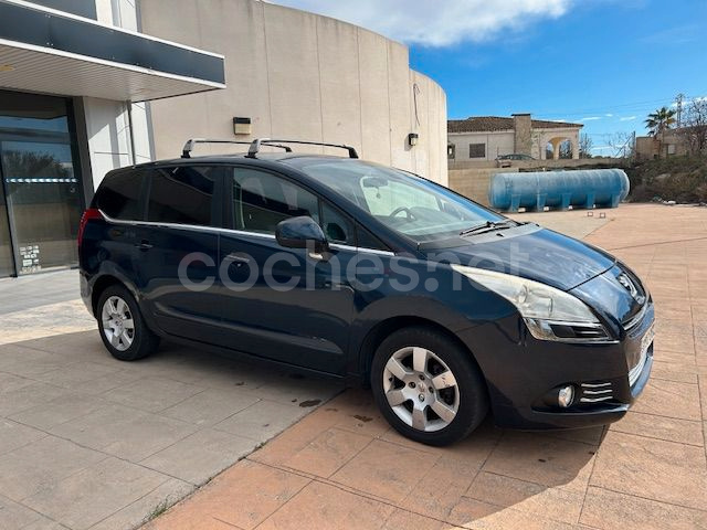 PEUGEOT 5008 Confort 1.6 VTi 120