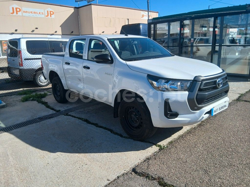 TOYOTA Hilux 2.4 D4D Cabina Extra Chasis GX