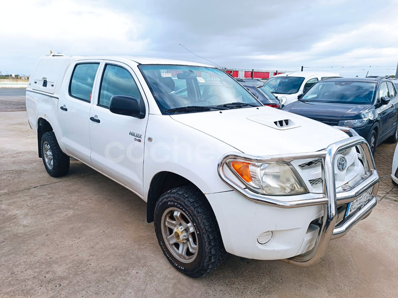 TOYOTA Hilux 2.5 D4D Doble Cabina DLX 4x4