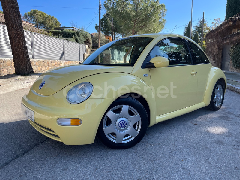 VOLKSWAGEN New Beetle 1.6