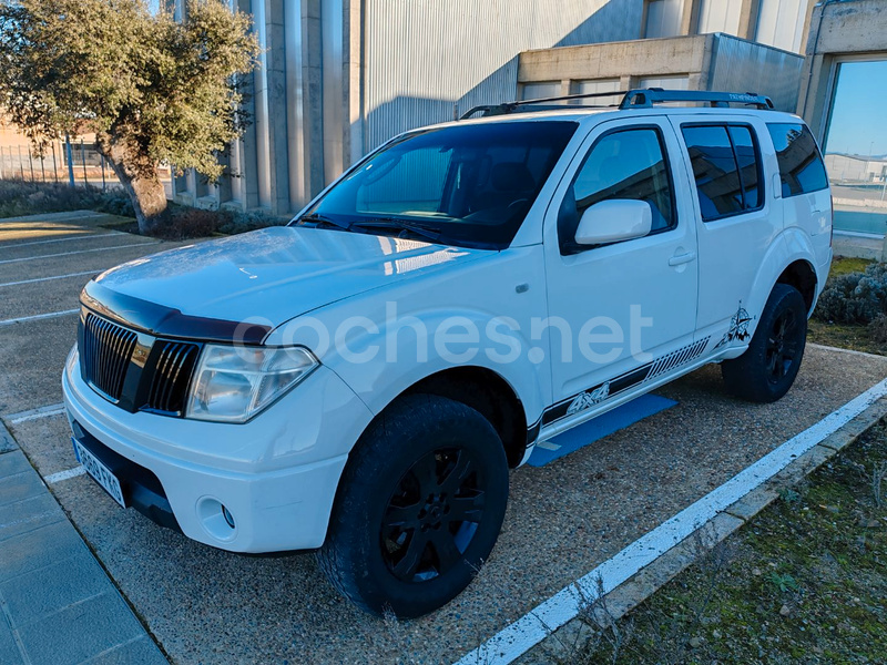 NISSAN Pathfinder 2.5 dCi SE 7 plazas