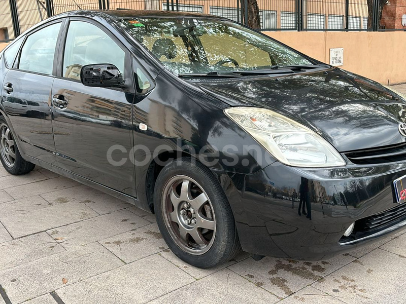 TOYOTA Prius 1.5 VVTi HSD