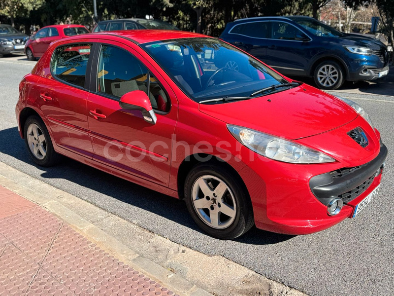 PEUGEOT 207 Confort 1.4 VTi 16v 95