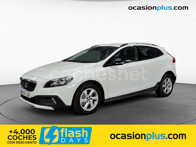 VOLVO V40 Cross Country 2.0 D3 Momentum