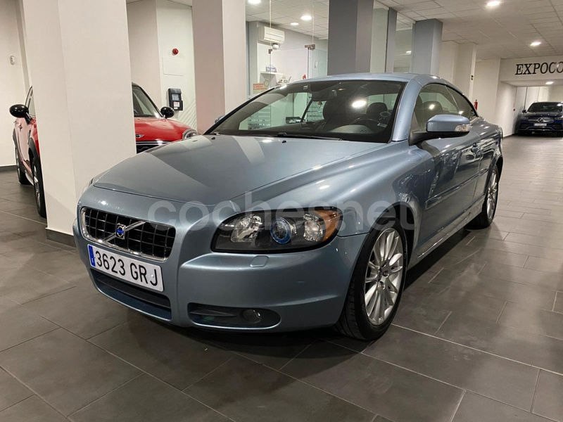 VOLVO C70 D5 Momentum Auto