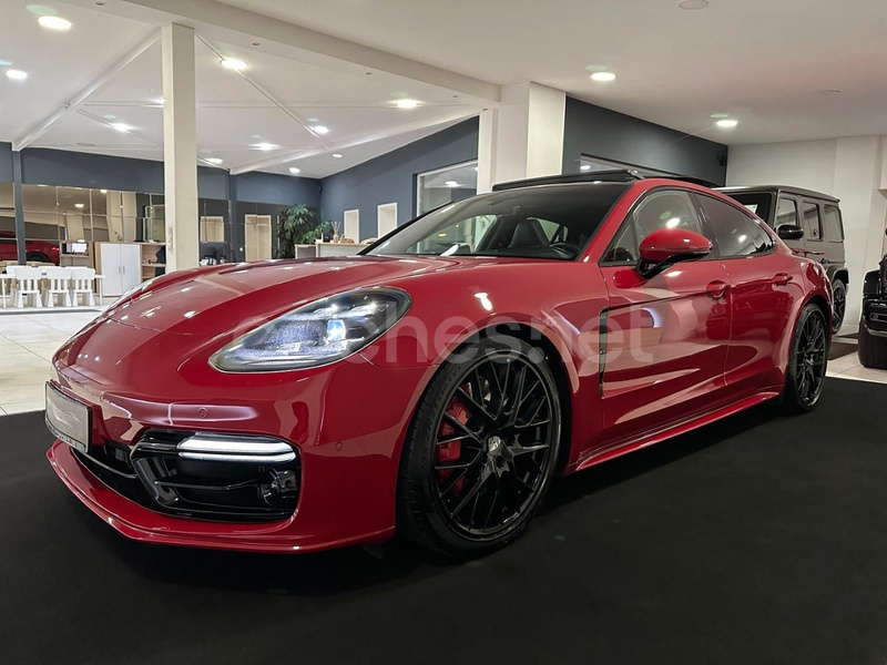 PORSCHE Panamera GTS