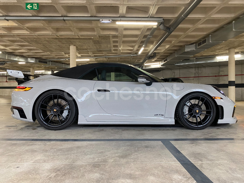 PORSCHE 911 Carrera 4 GTS Cabriolet