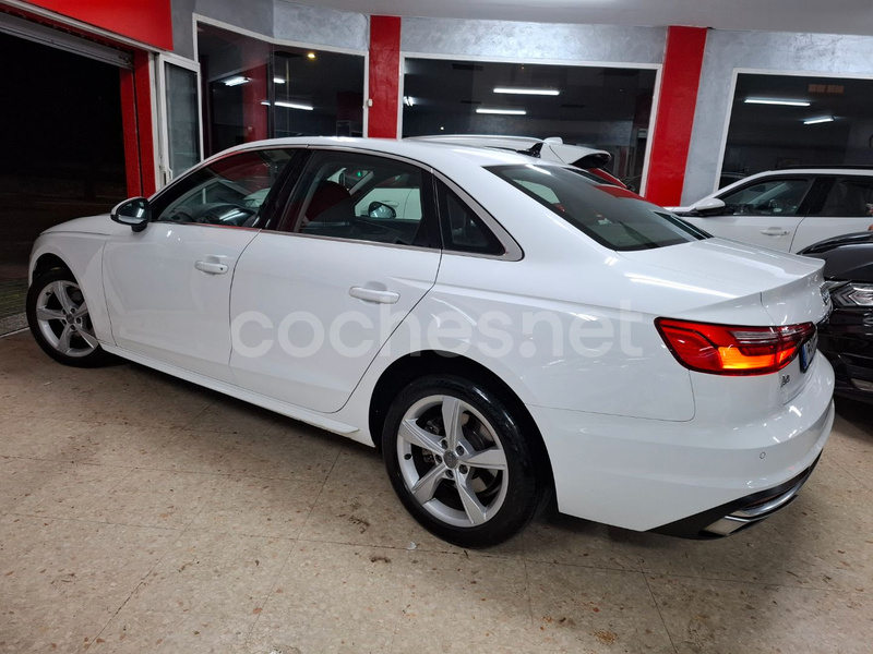 AUDI A4 Advanced 30 TDI S tronic