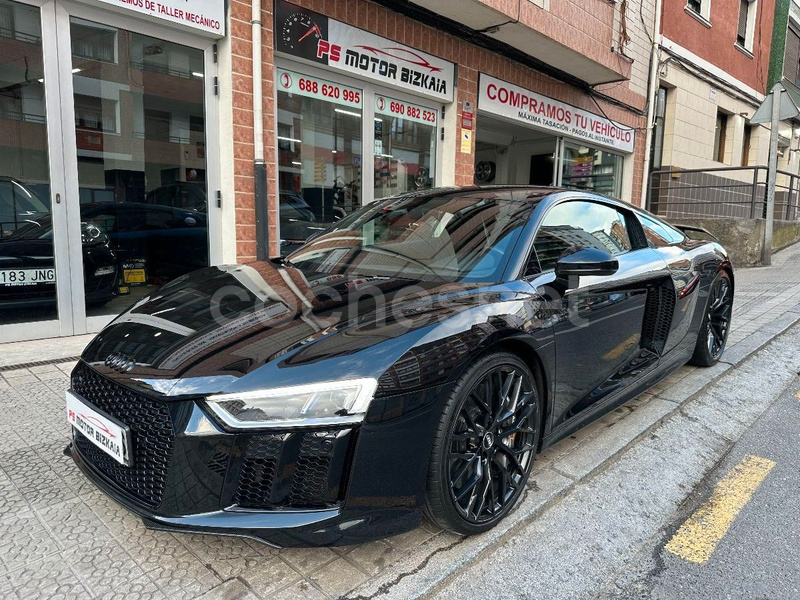 AUDI R8 5.2 FSI plus quattro S tro