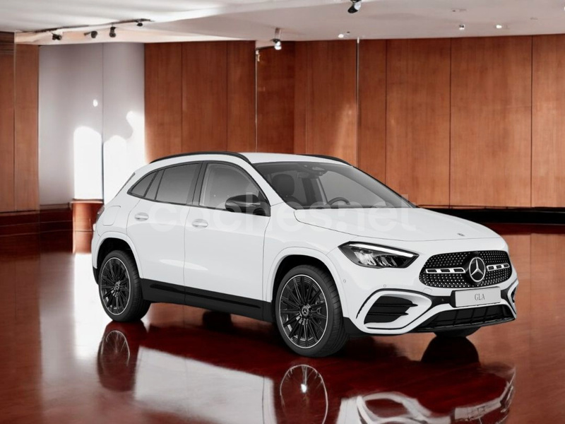 MERCEDES-BENZ GLA GLA 250 e con tecnologia hibrida EQ