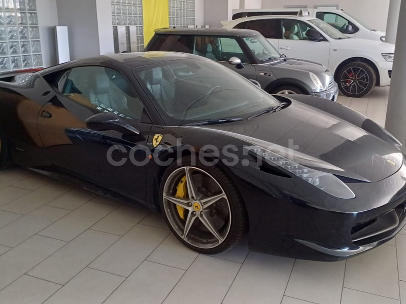 FERRARI 458 Italia