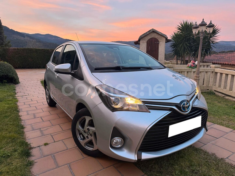 TOYOTA Yaris 1.5 Hybrid Advance