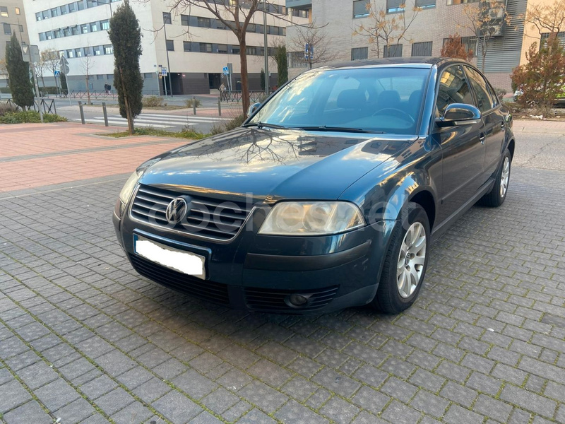 VOLKSWAGEN Passat 1.9 TDI Advance