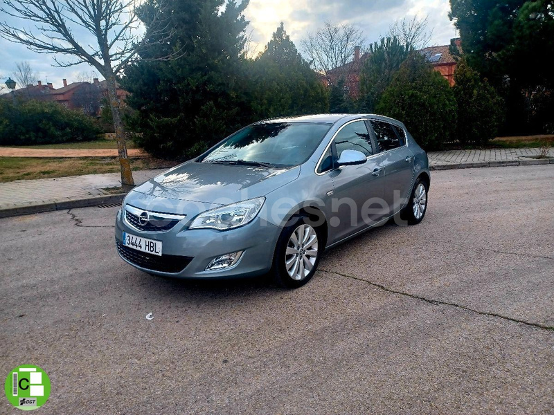 OPEL Astra 1.4 Turbo Cosmo Auto