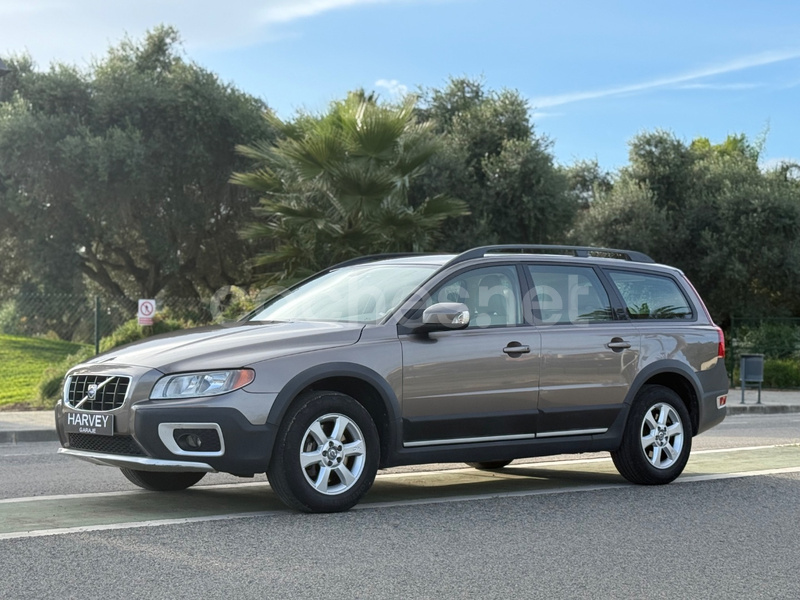 VOLVO XC70 D5 Momentum Auto