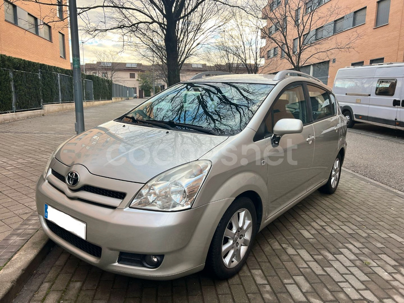 TOYOTA Corolla Verso 2.2 D4D Luna