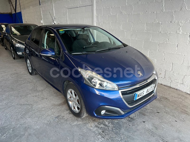 PEUGEOT 208 ALLURE 1.2 VTi 82